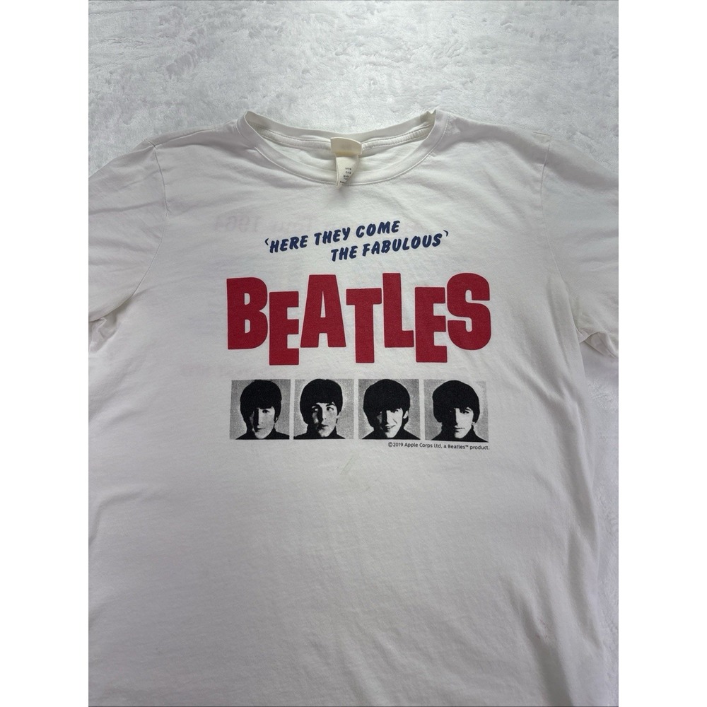 Beatles T-Shirt Here They Come the Fabulous Tour 1964 Reprint Wh T-Shirt Medium